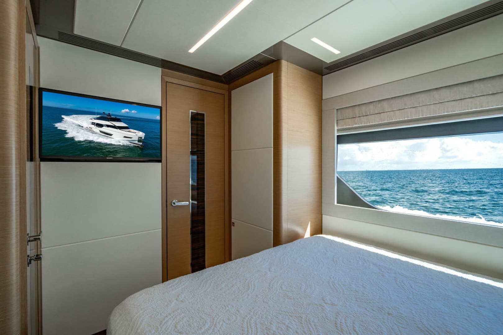 2020 Ocean Alexander 84R