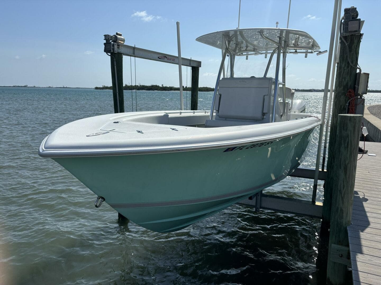 2020 Contender 28 Sport