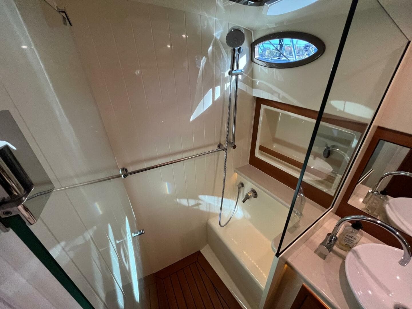 2016 Palm Beach Motor Yachts PB50