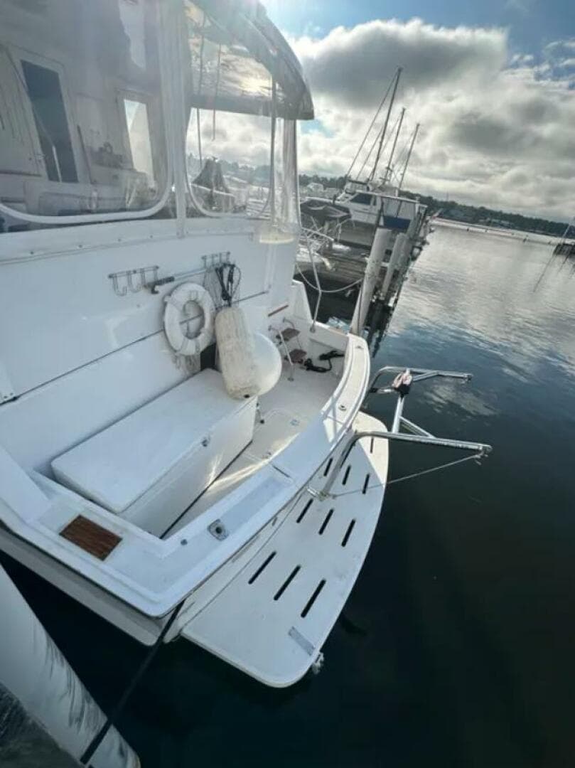 1994 Hatteras 48 Cockpit Motor Yacht