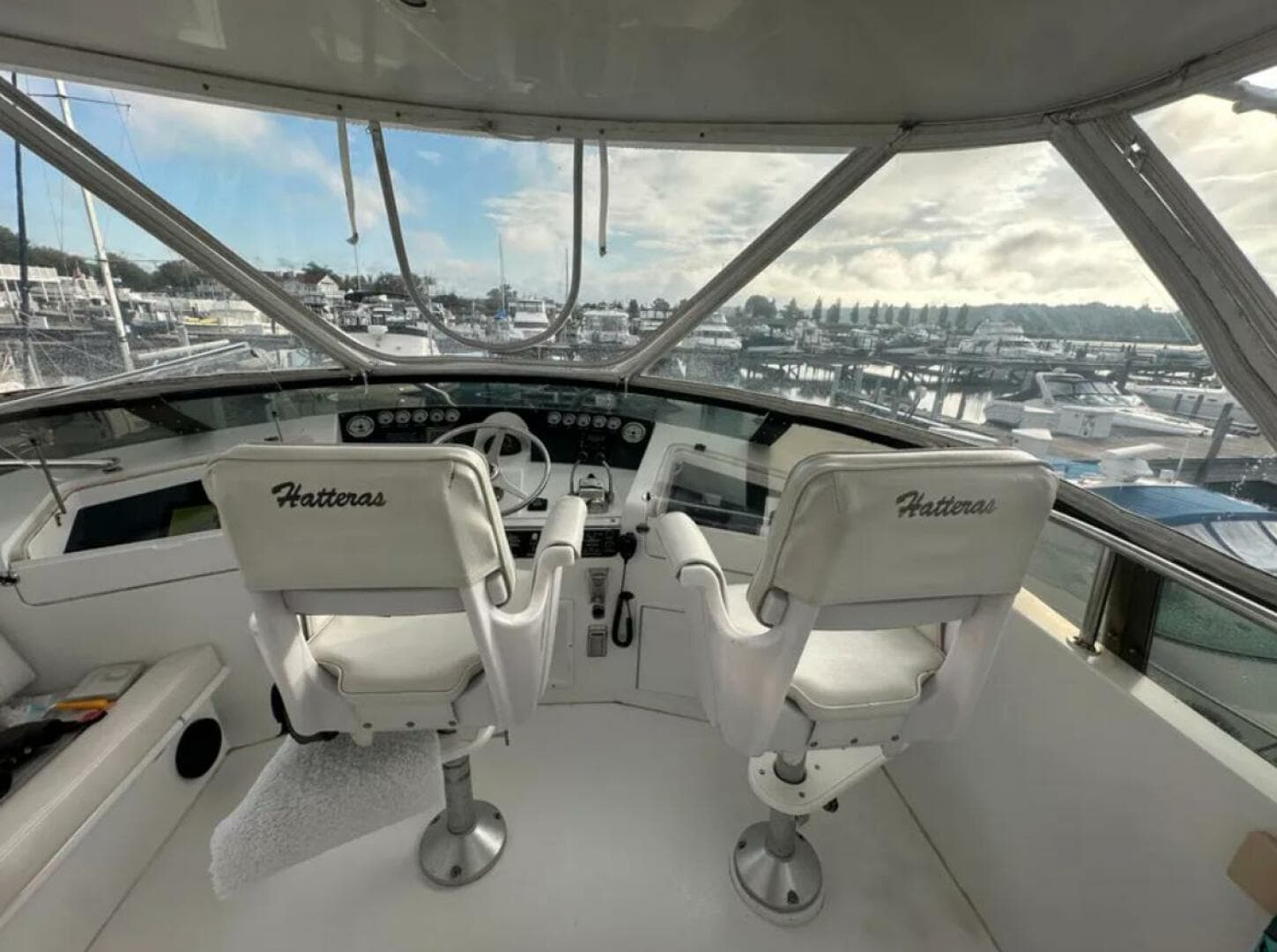 1994 Hatteras 48 Cockpit Motor Yacht