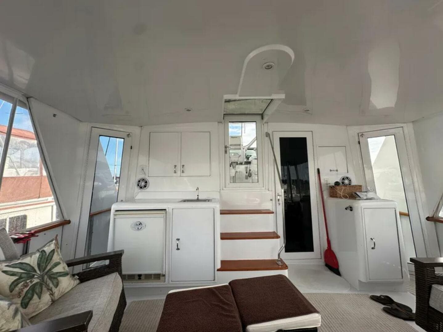 1994 Hatteras 48 Cockpit Motor Yacht