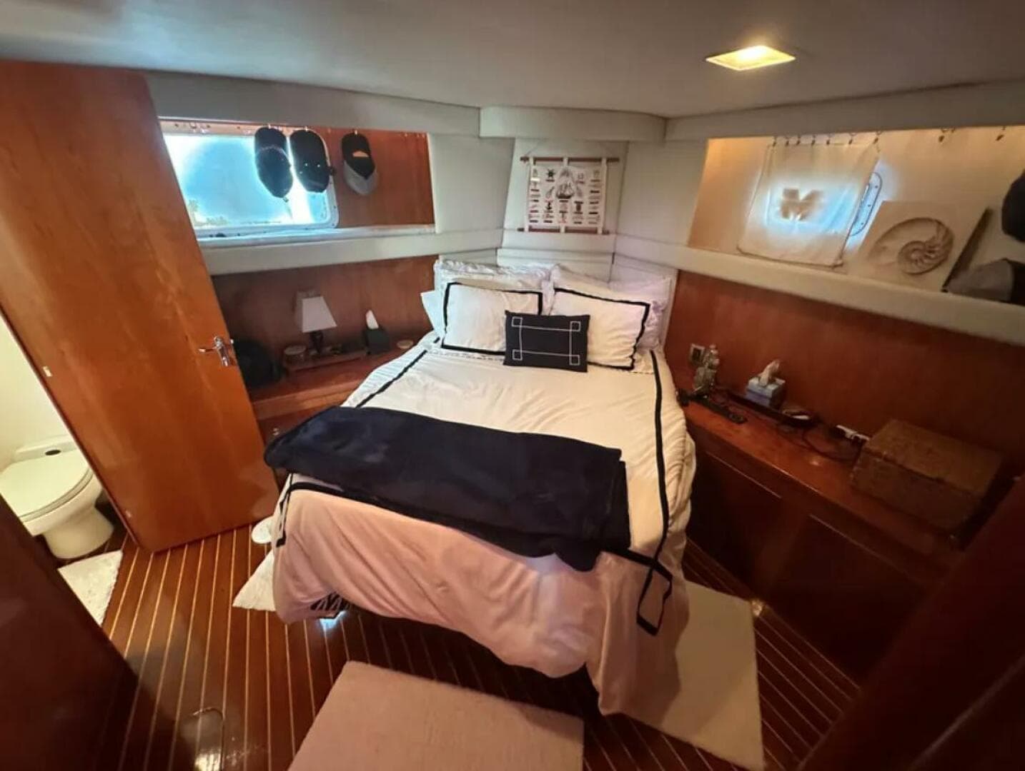 1994 Hatteras 48 Cockpit Motor Yacht