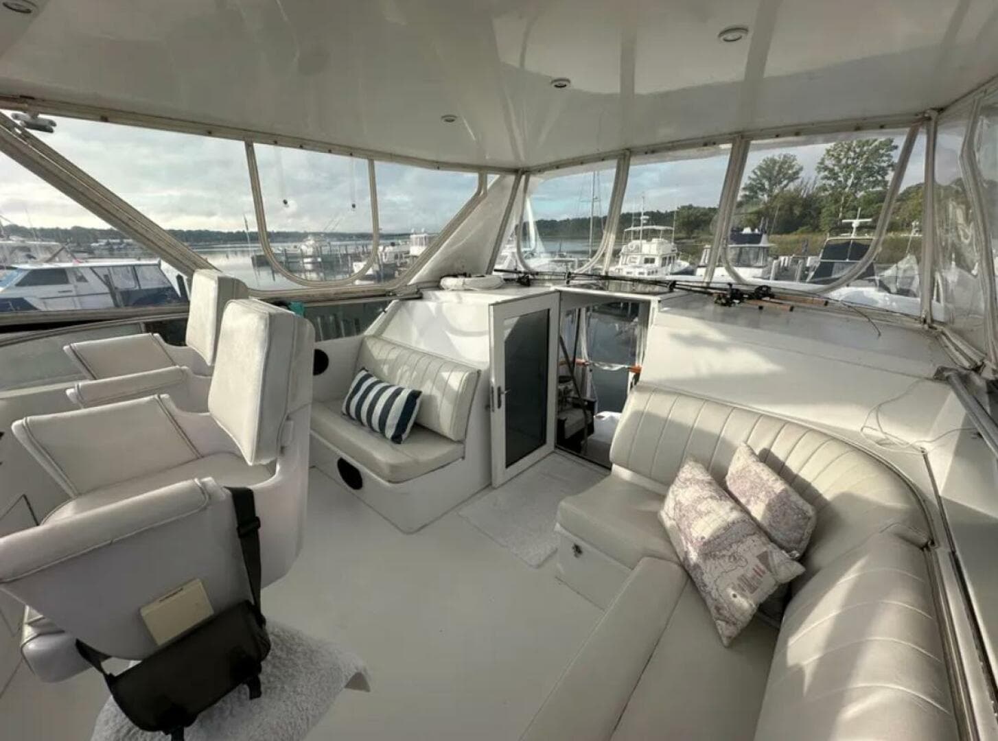 1994 Hatteras 48 Cockpit Motor Yacht