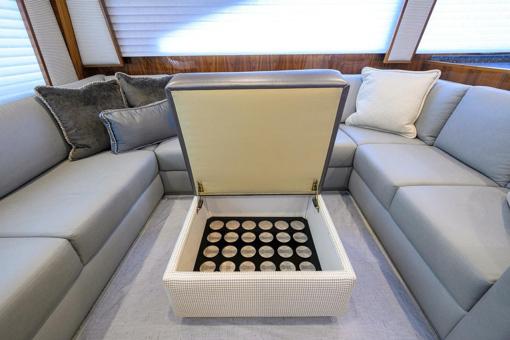 Viking 72 - Corintios - Interior Salon