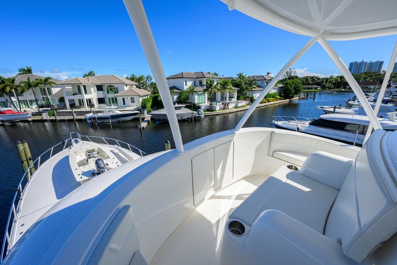 Viking 72 - Corintios - Exterior Skybridge