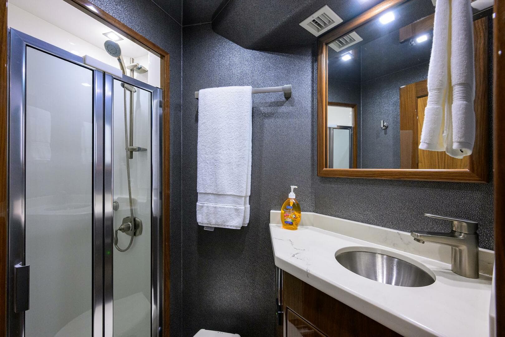 Viking 72 - Corintios - Interior Head