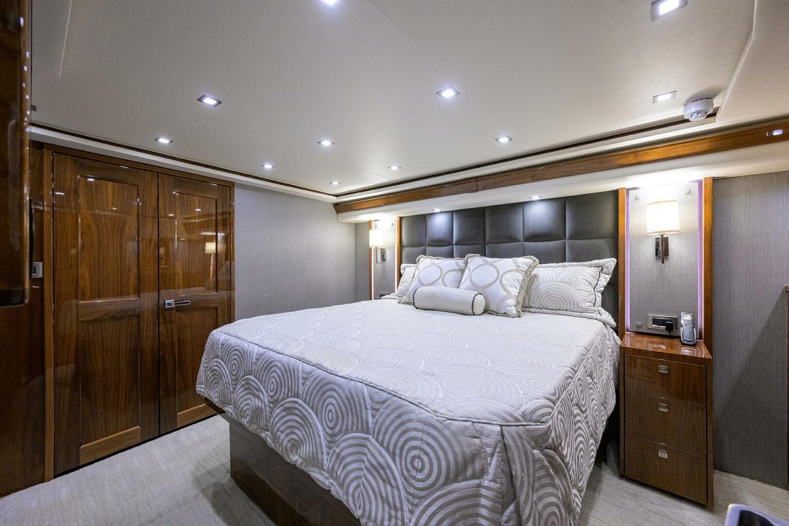 Viking 72 - Corintios - Interior Stateroom