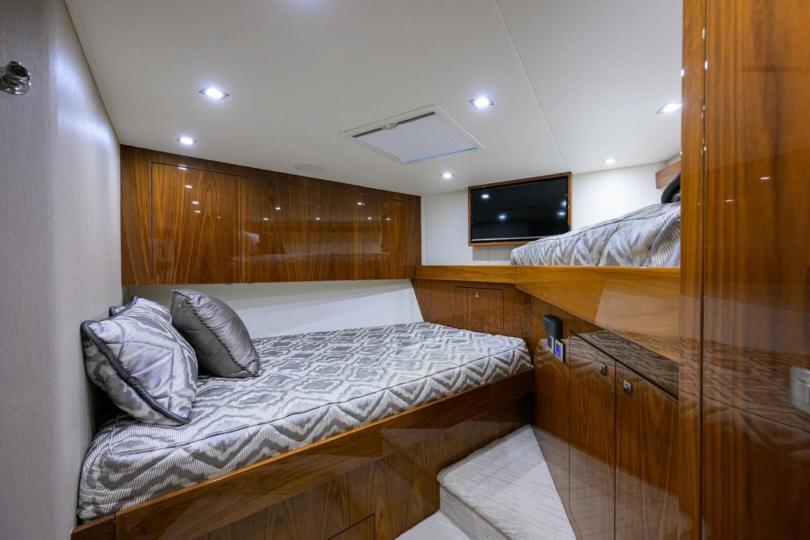 Viking 72 - Corintios - Interior Stateroom