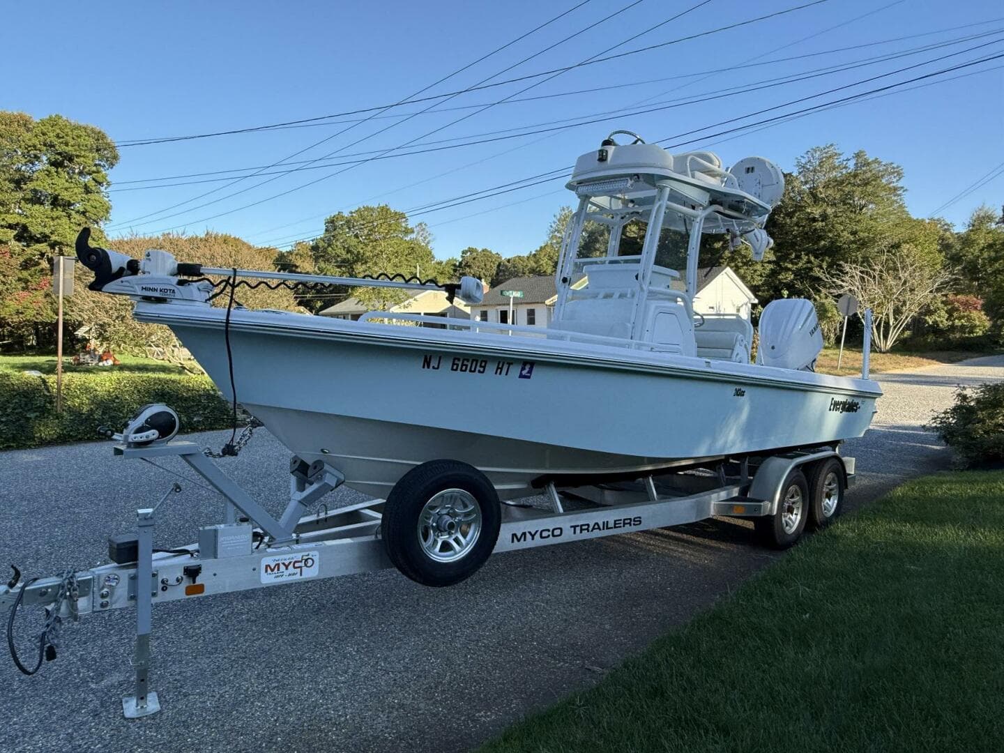 2023 Everglades 243 Center Console