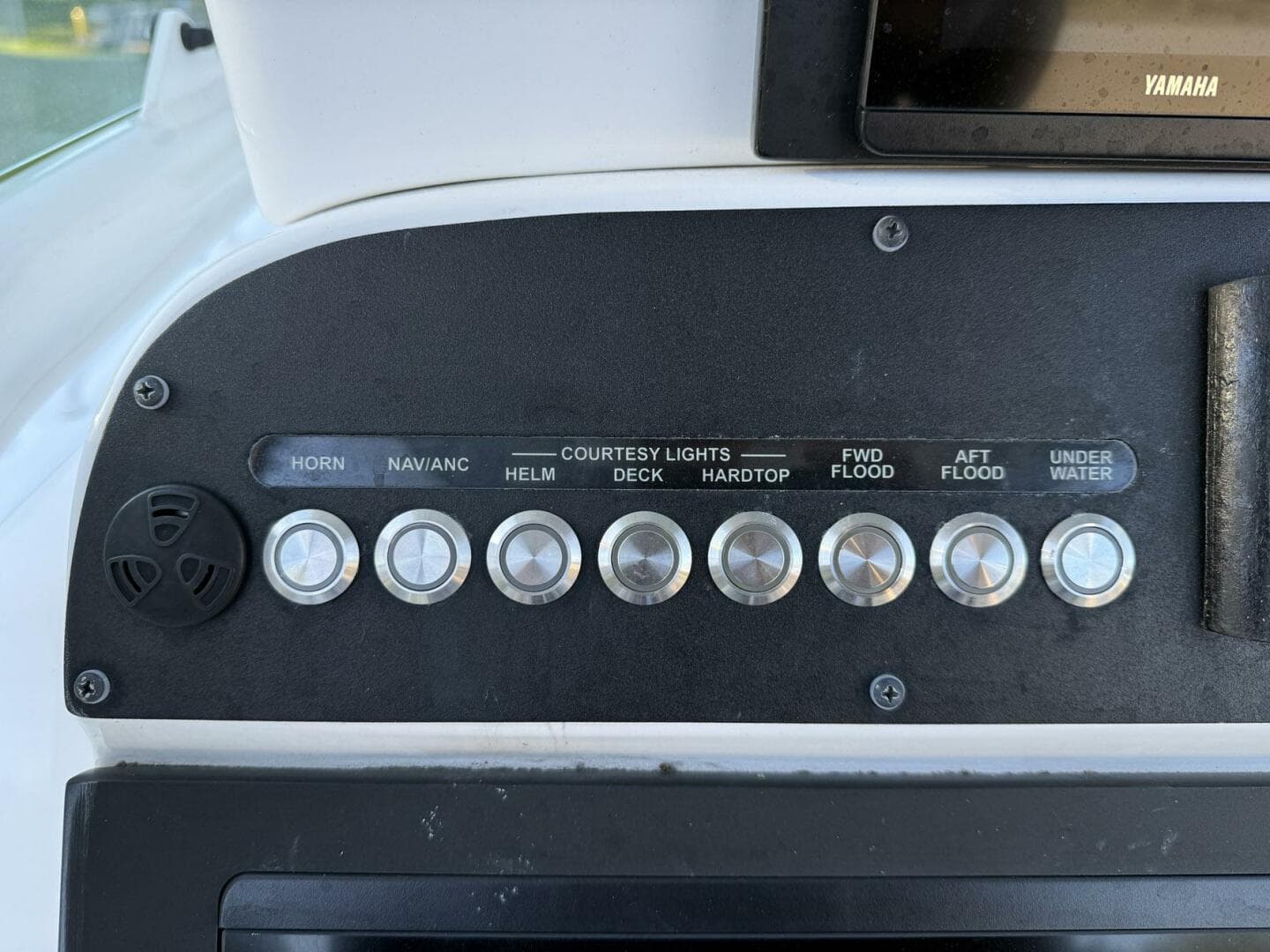 2023 Everglades 243 Center Console