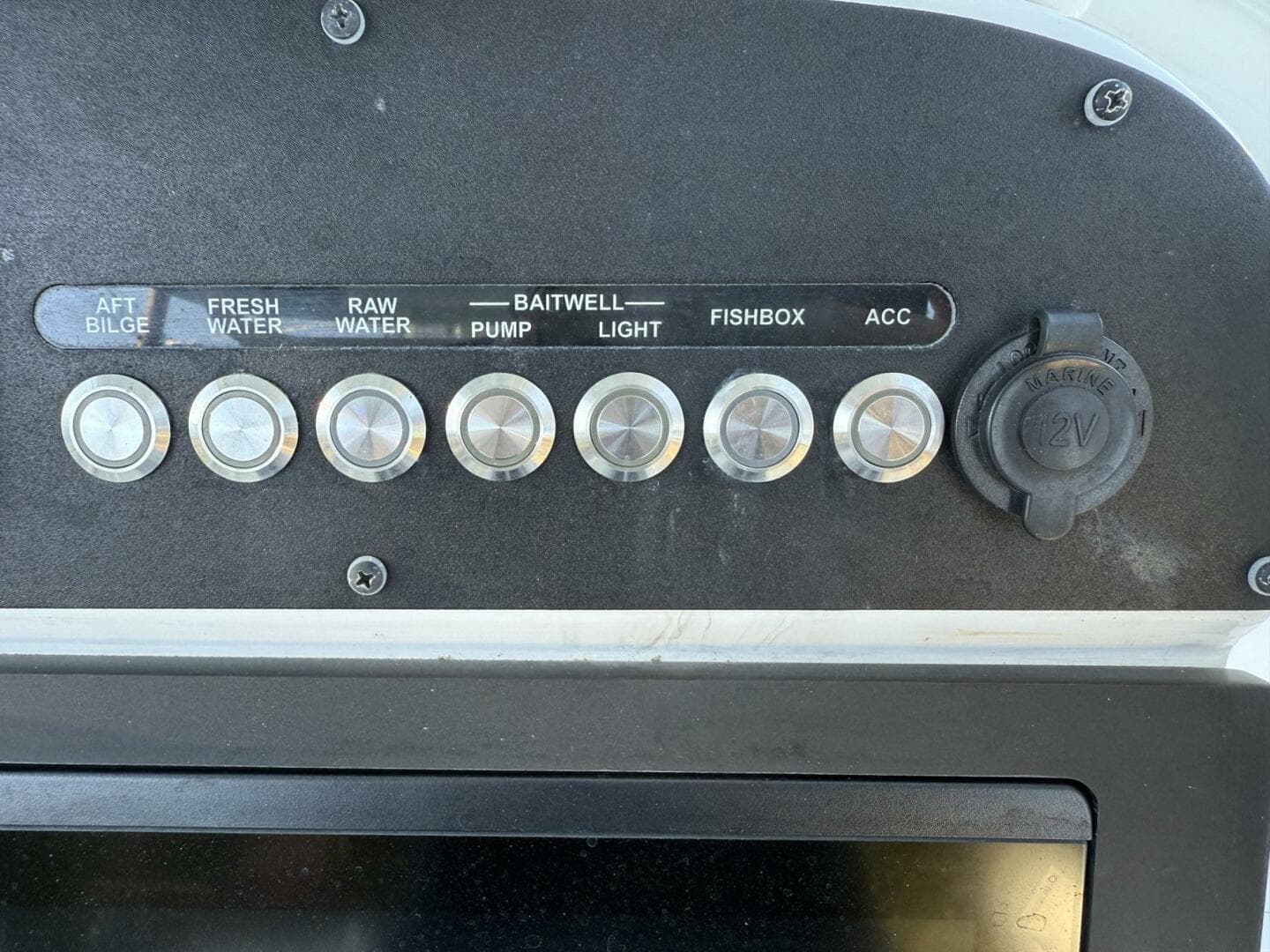 2023 Everglades 243 Center Console