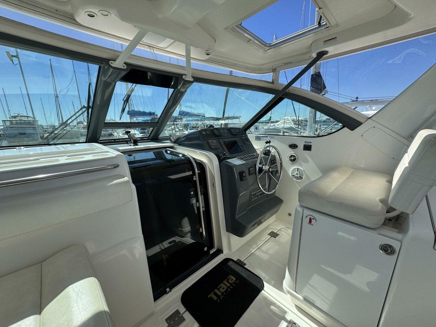 2005 Tiara Yachts 3200 Open