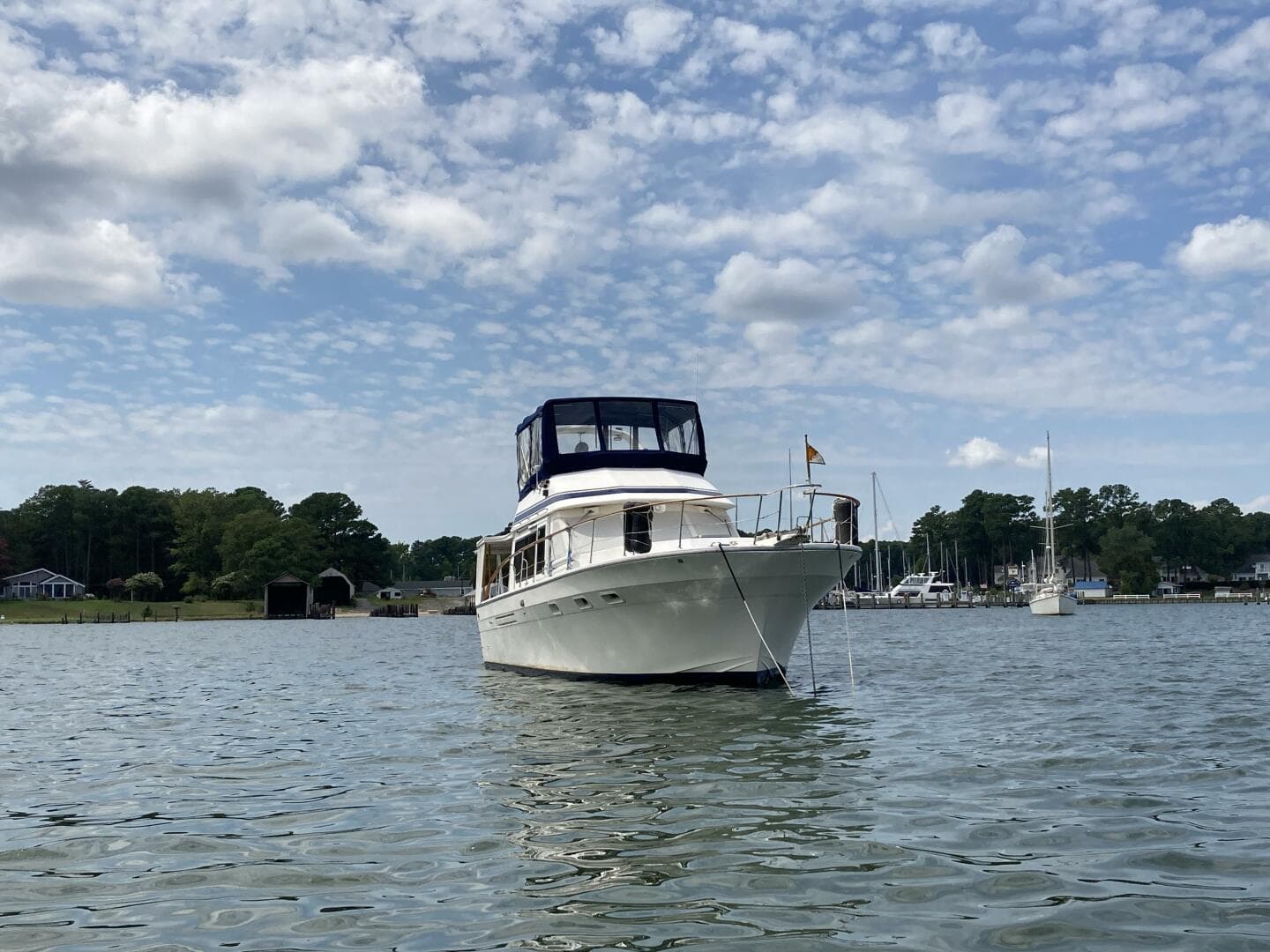 40' Kha Shing starboard forward profile2
