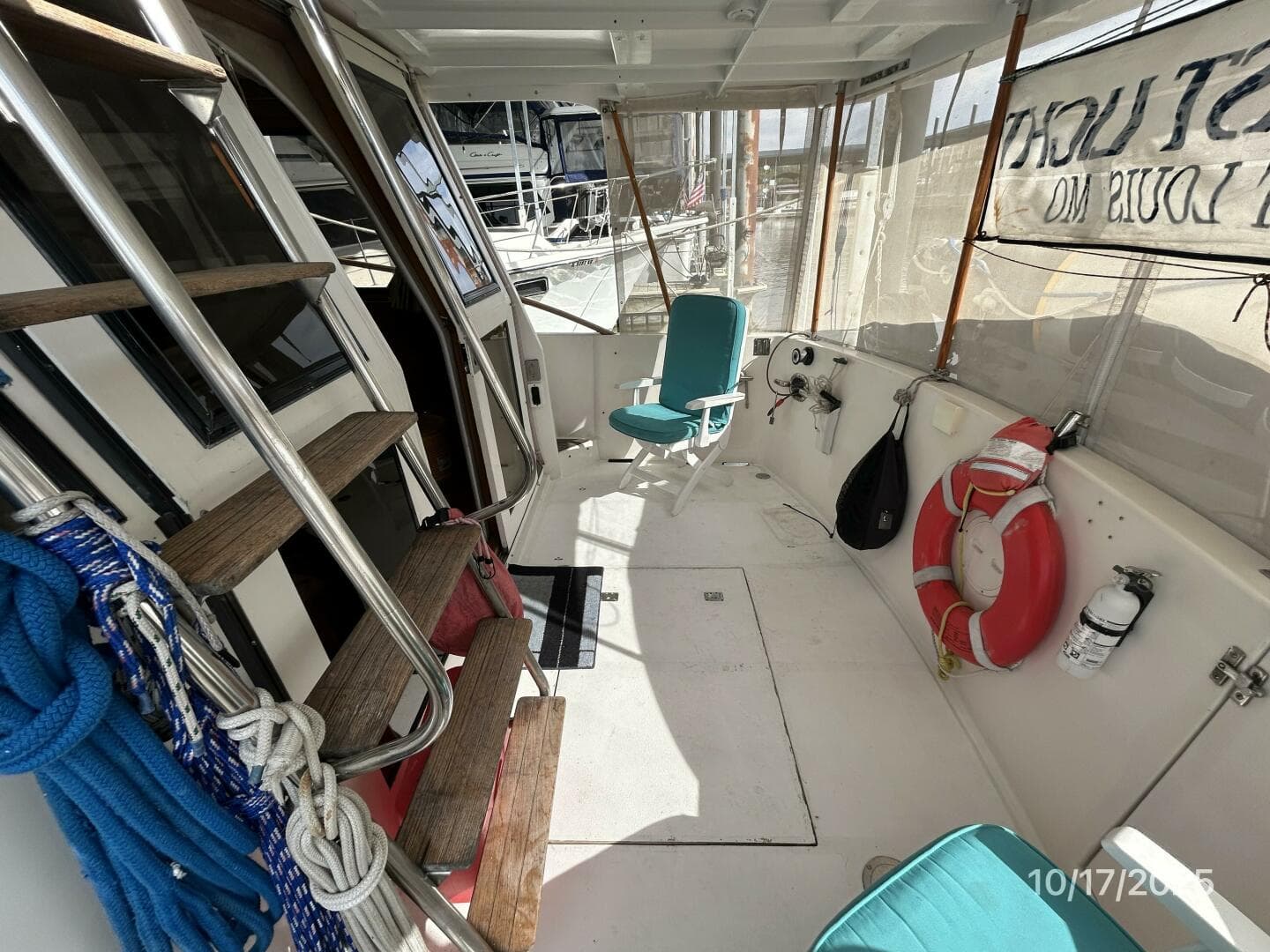 40' Kha Shing aftdeck starboard