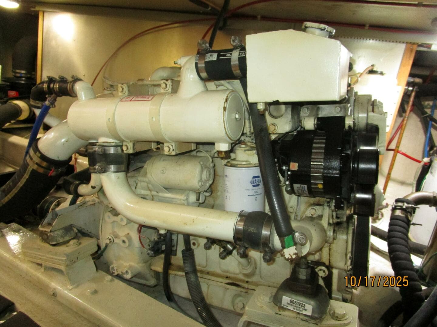 40' Kha Shing port main engine