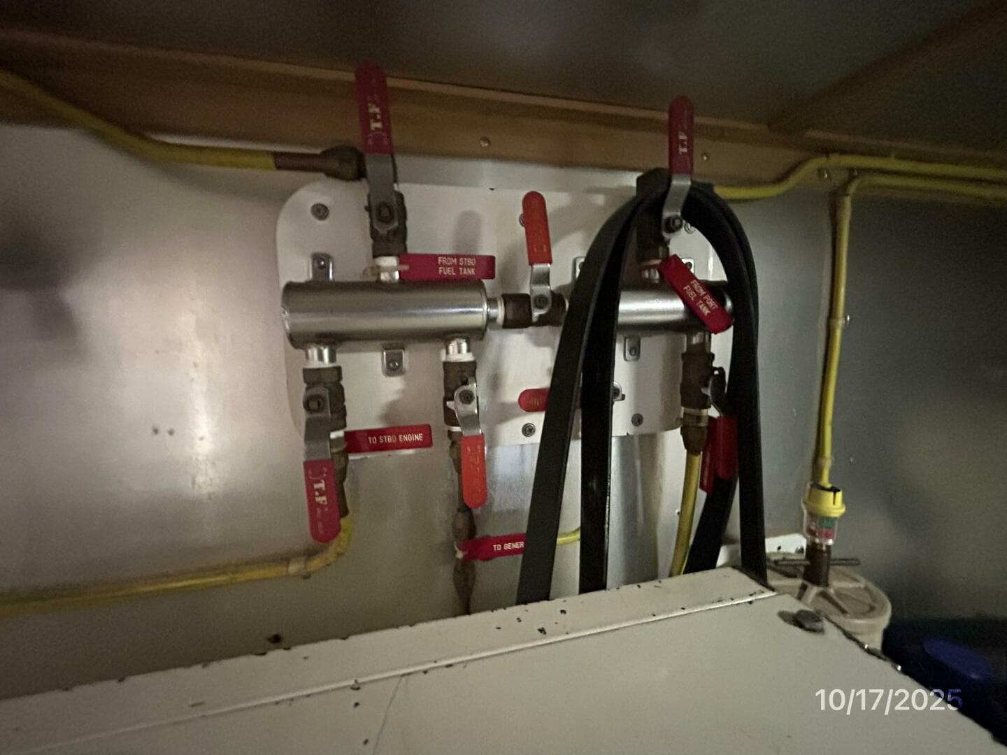 40' Kha Shing fuel manifold