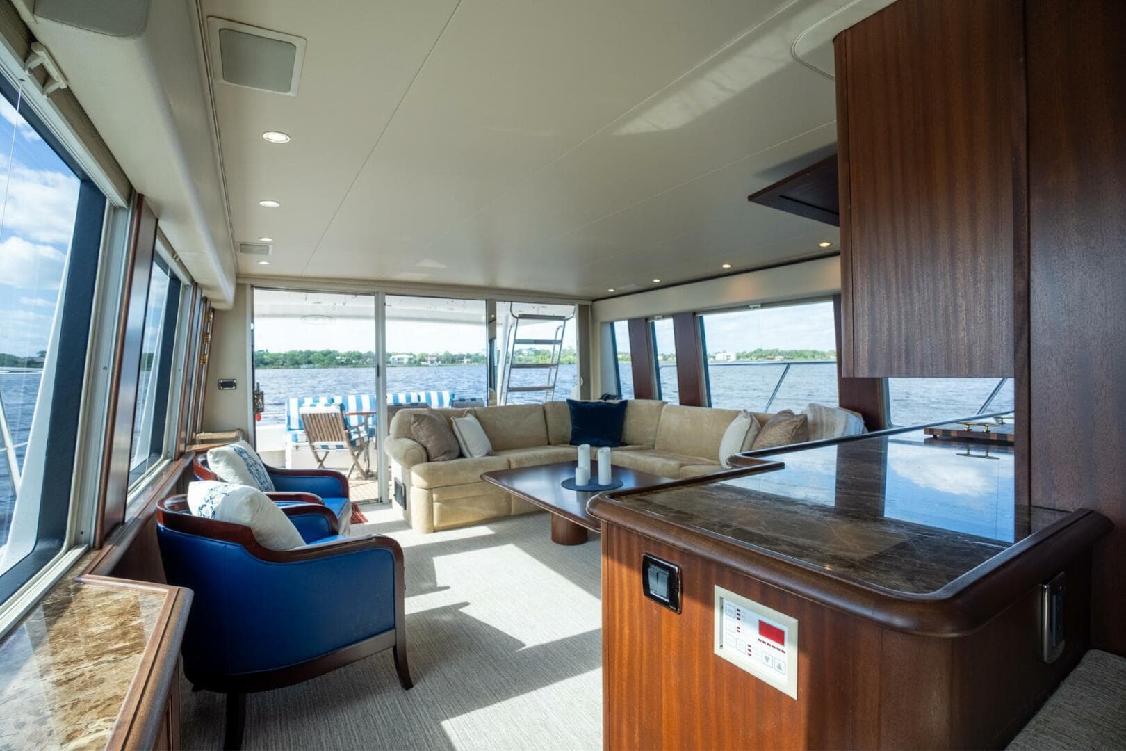 2009 Pacific Mariner 65 Motor Yacht