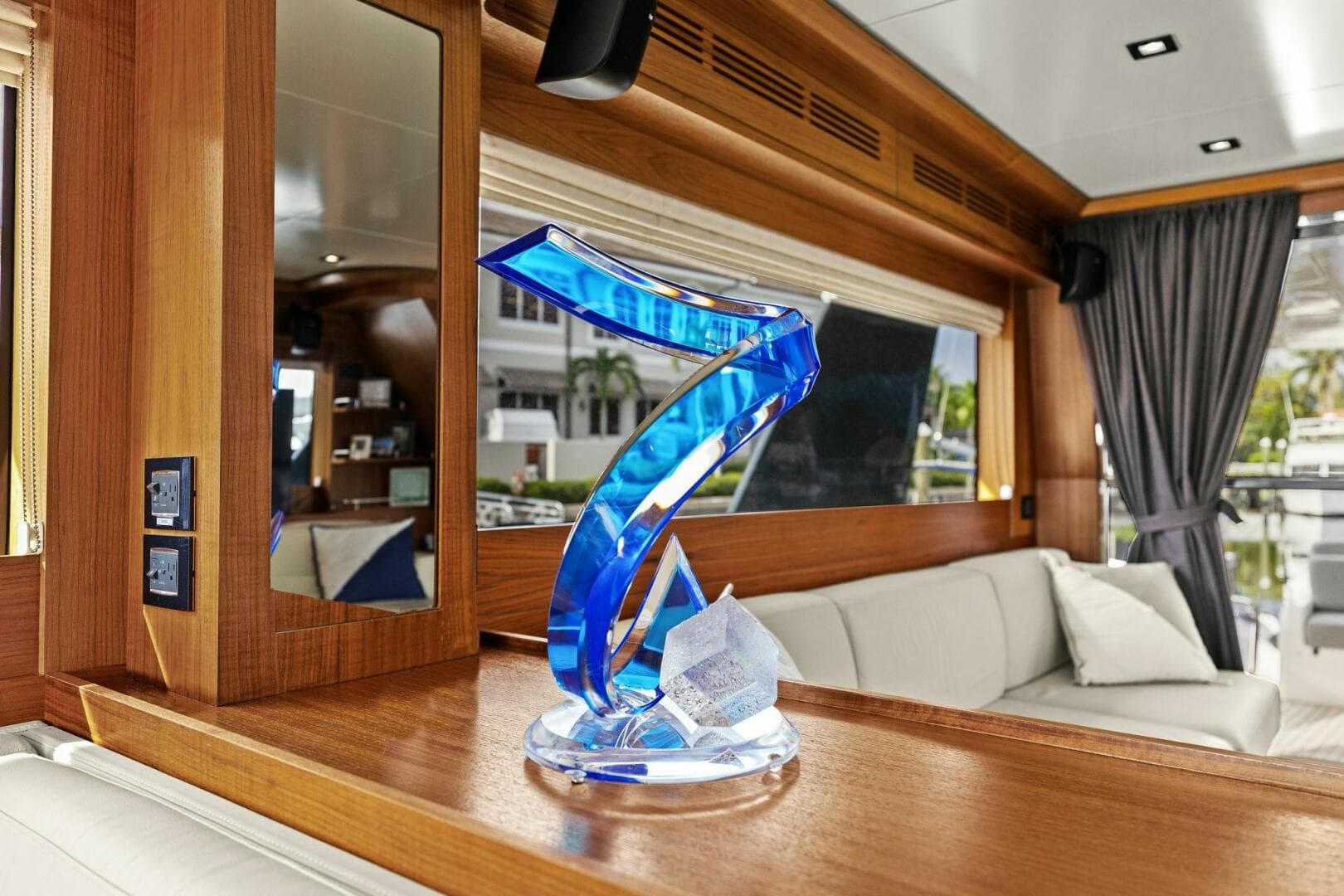 2021 Sirena 64- DESTIN-E- Salon 