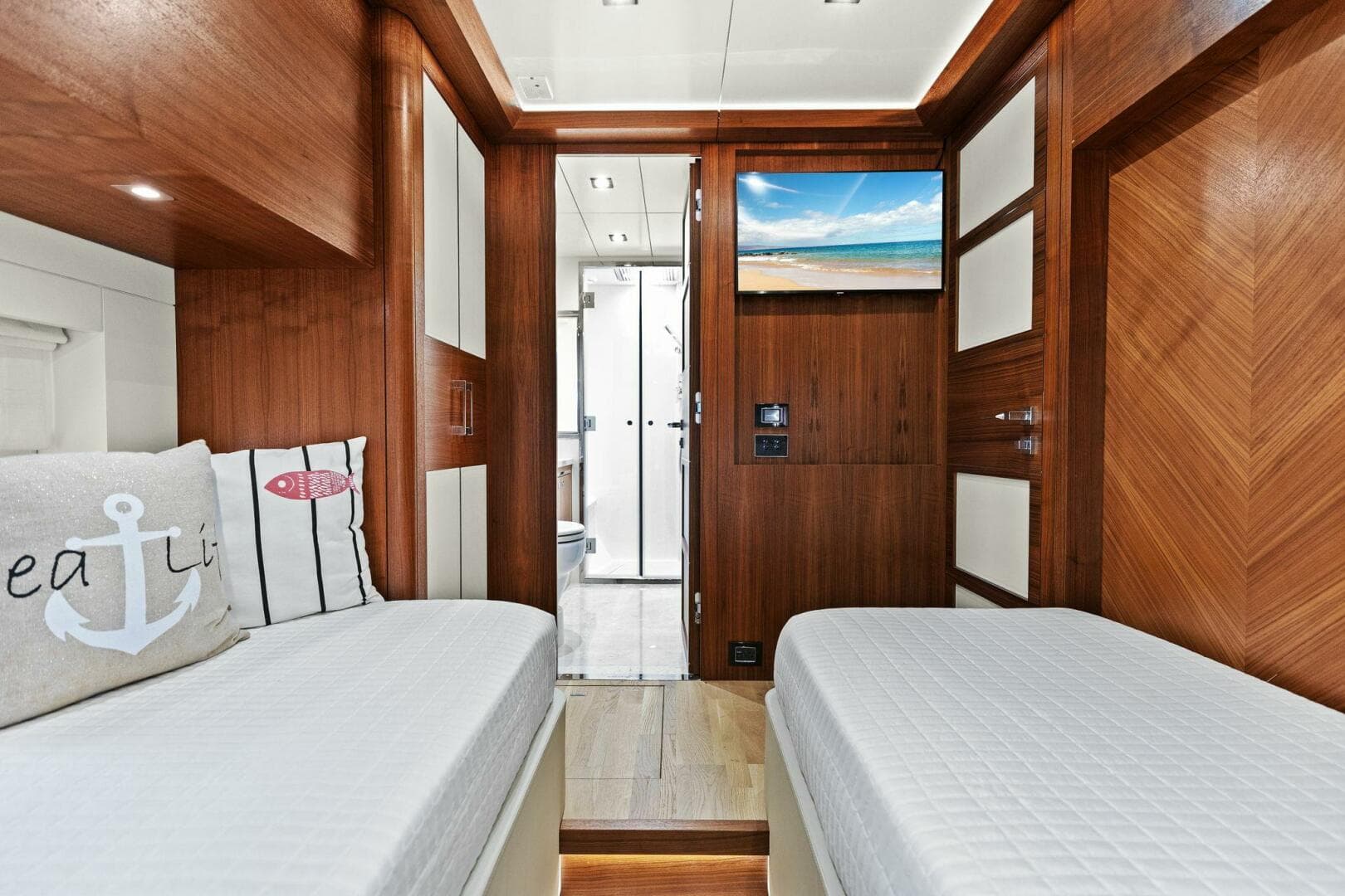 2021 Sirena 64- DESTIN-E- Guest Stateroom