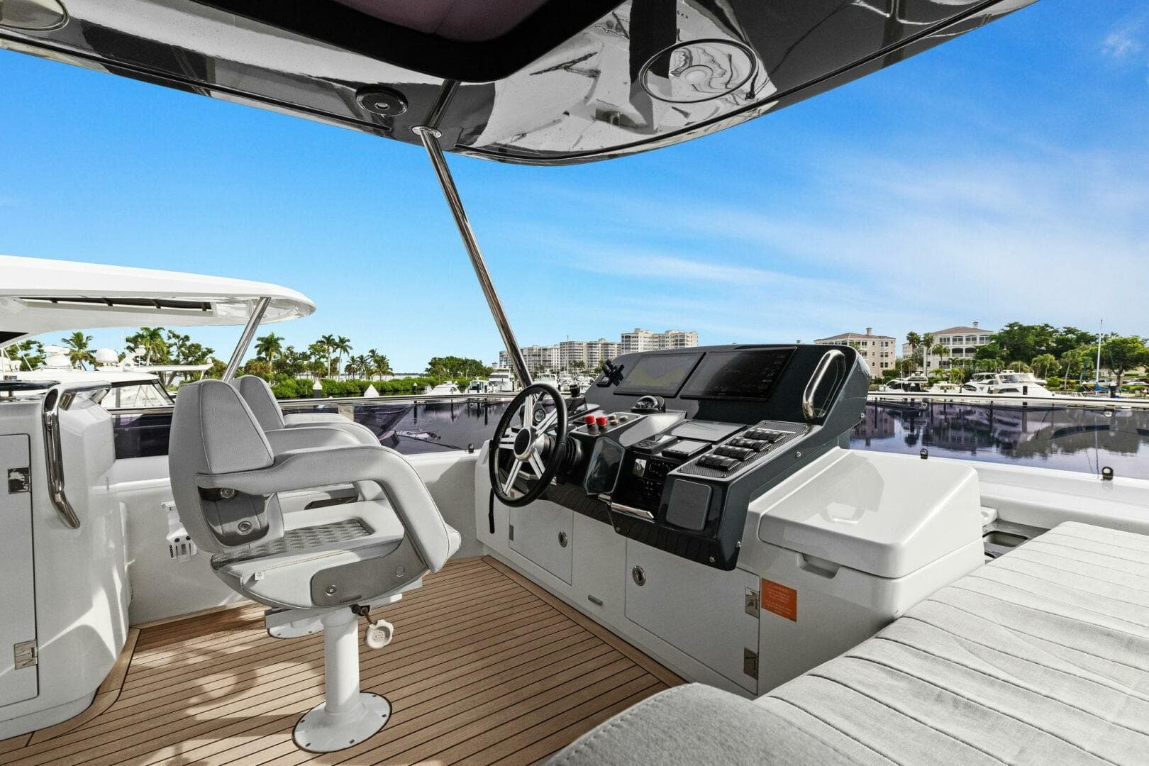 2021 Sirena 64- DESTIN-E- Flybridge