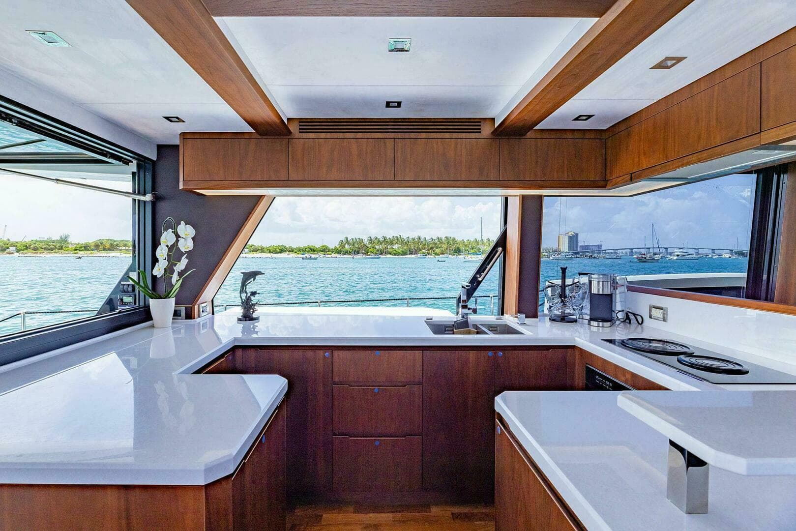 2019 Galeon 640 FLY