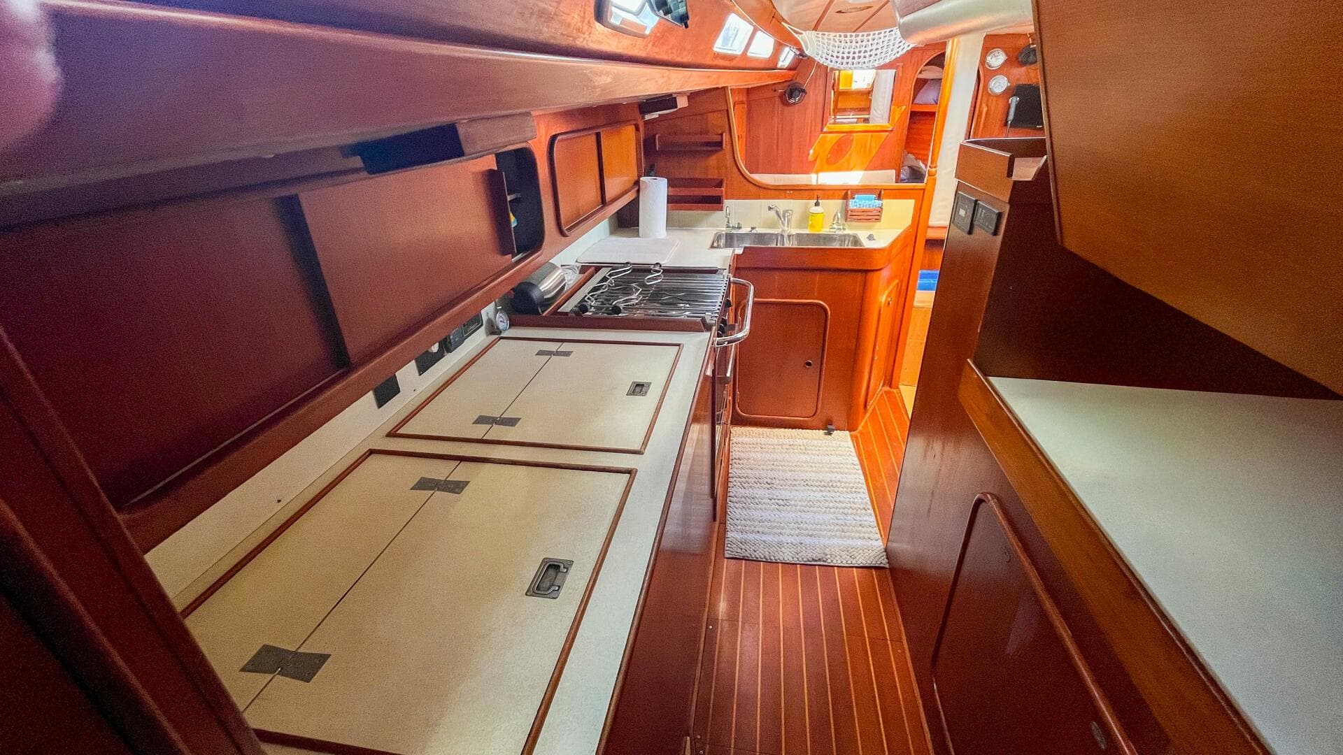 1991 Oyster Lightwave 48