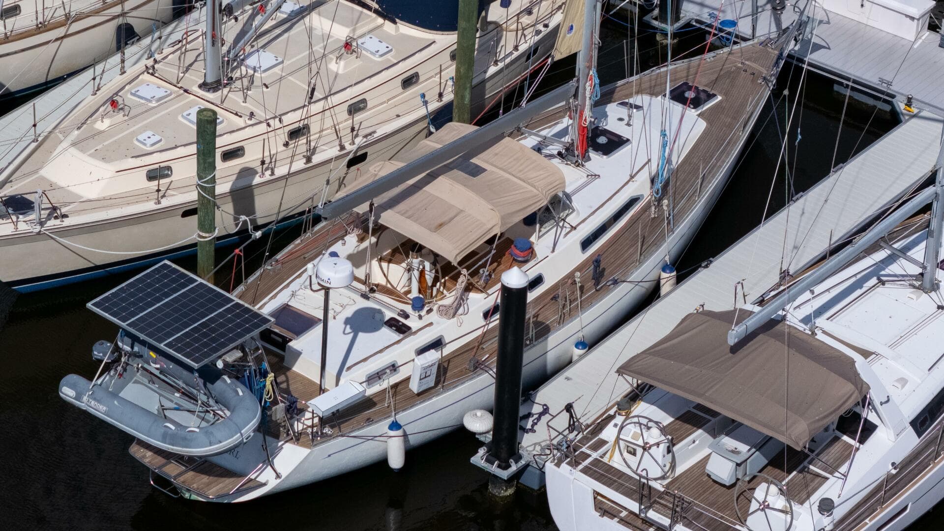 1991 Oyster Lightwave 48