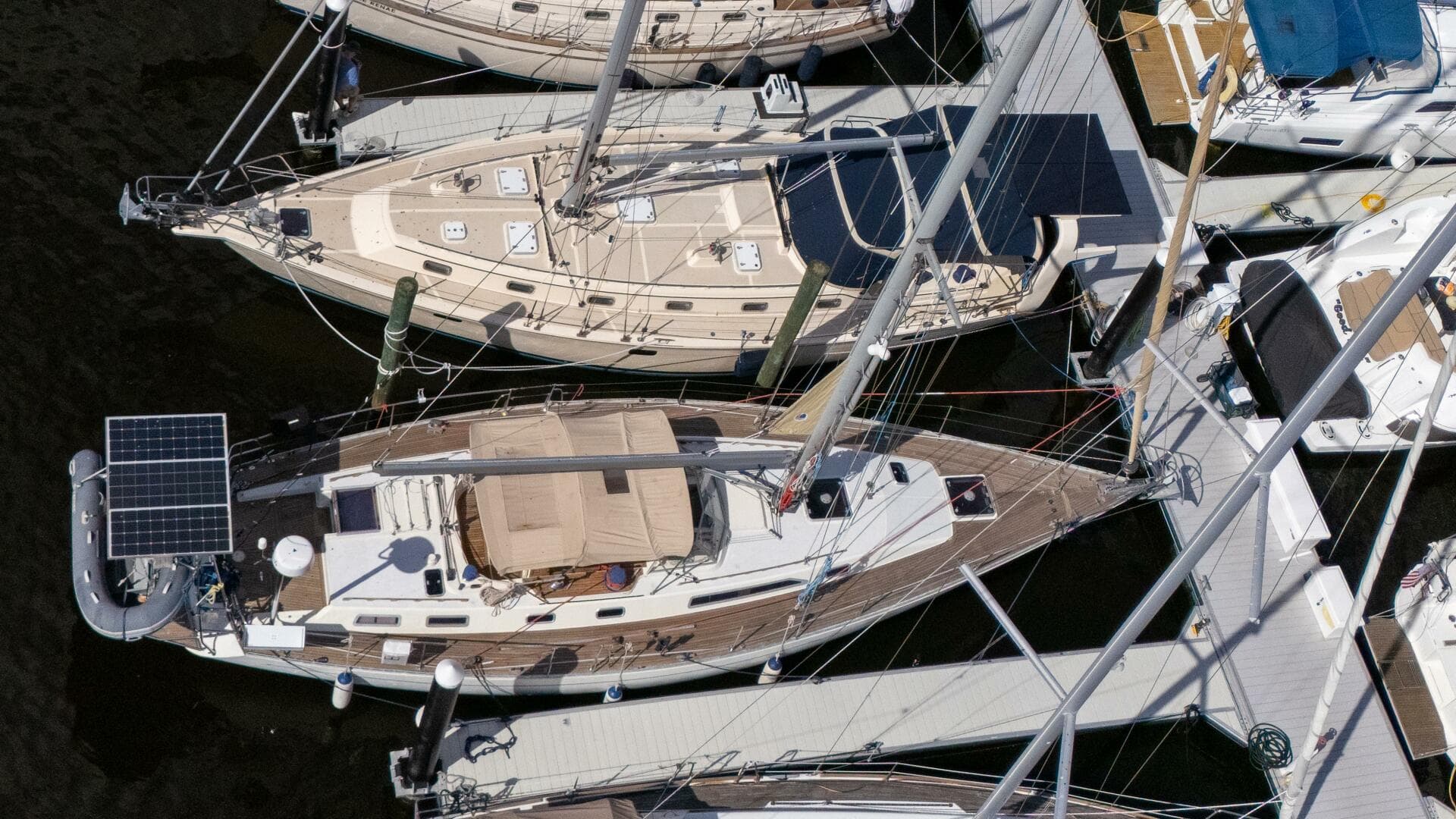 1991 Oyster Lightwave 48