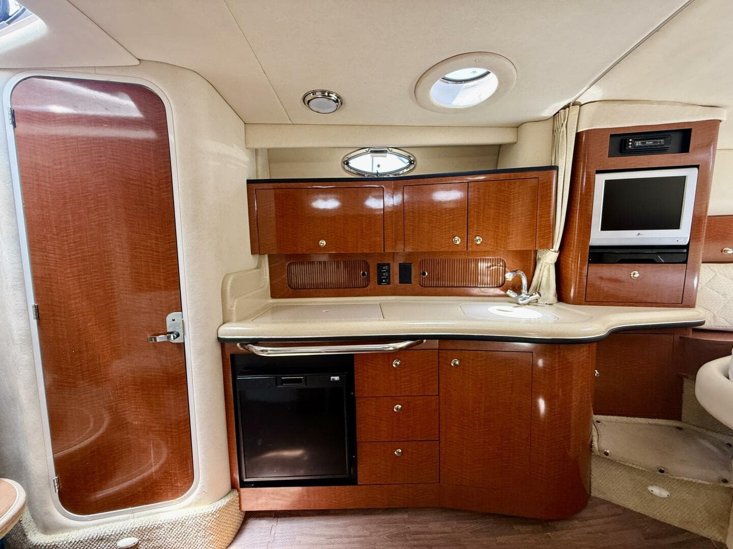 2004 Sea Ray 320 Sundancer