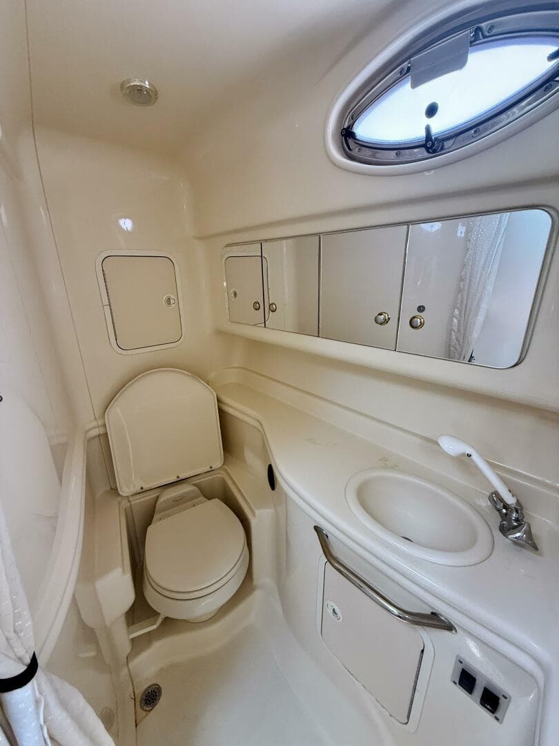 2004 Sea Ray 320 Sundancer