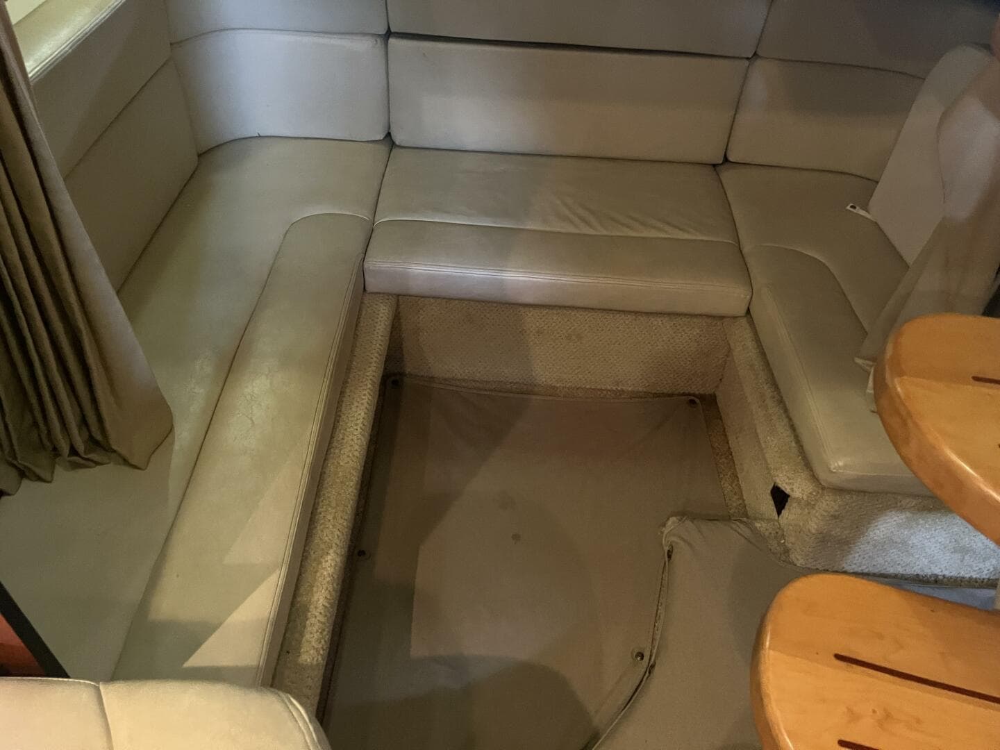 2005 Sea Ray 320 Sundancer