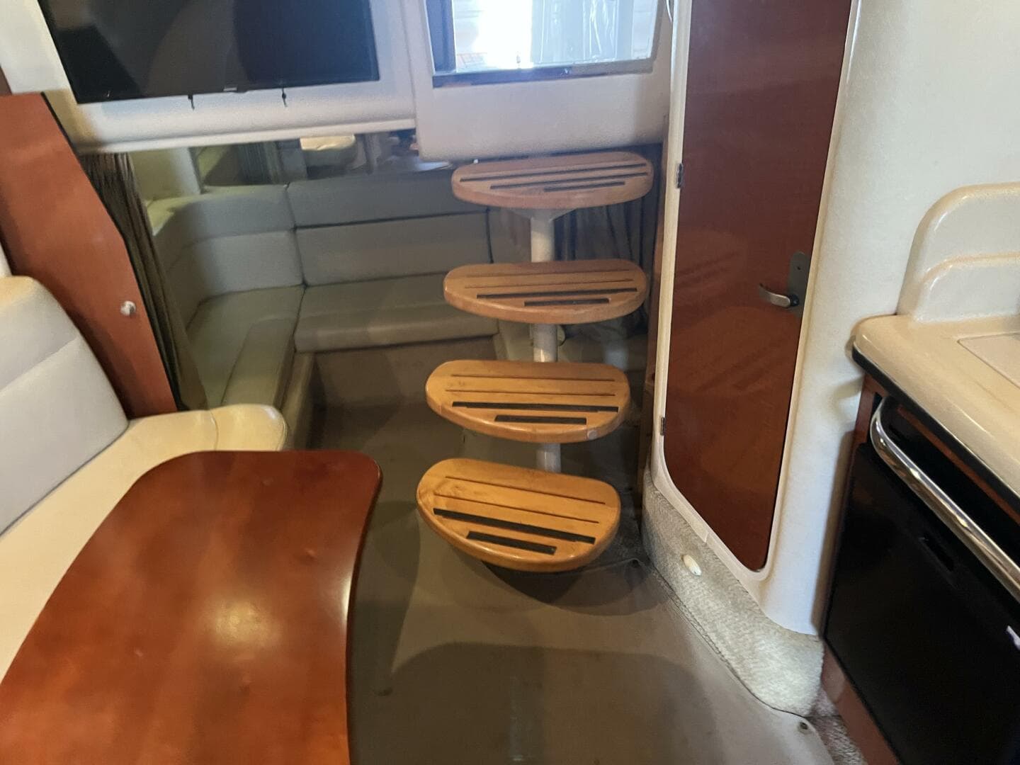 2005 Sea Ray 320 Sundancer