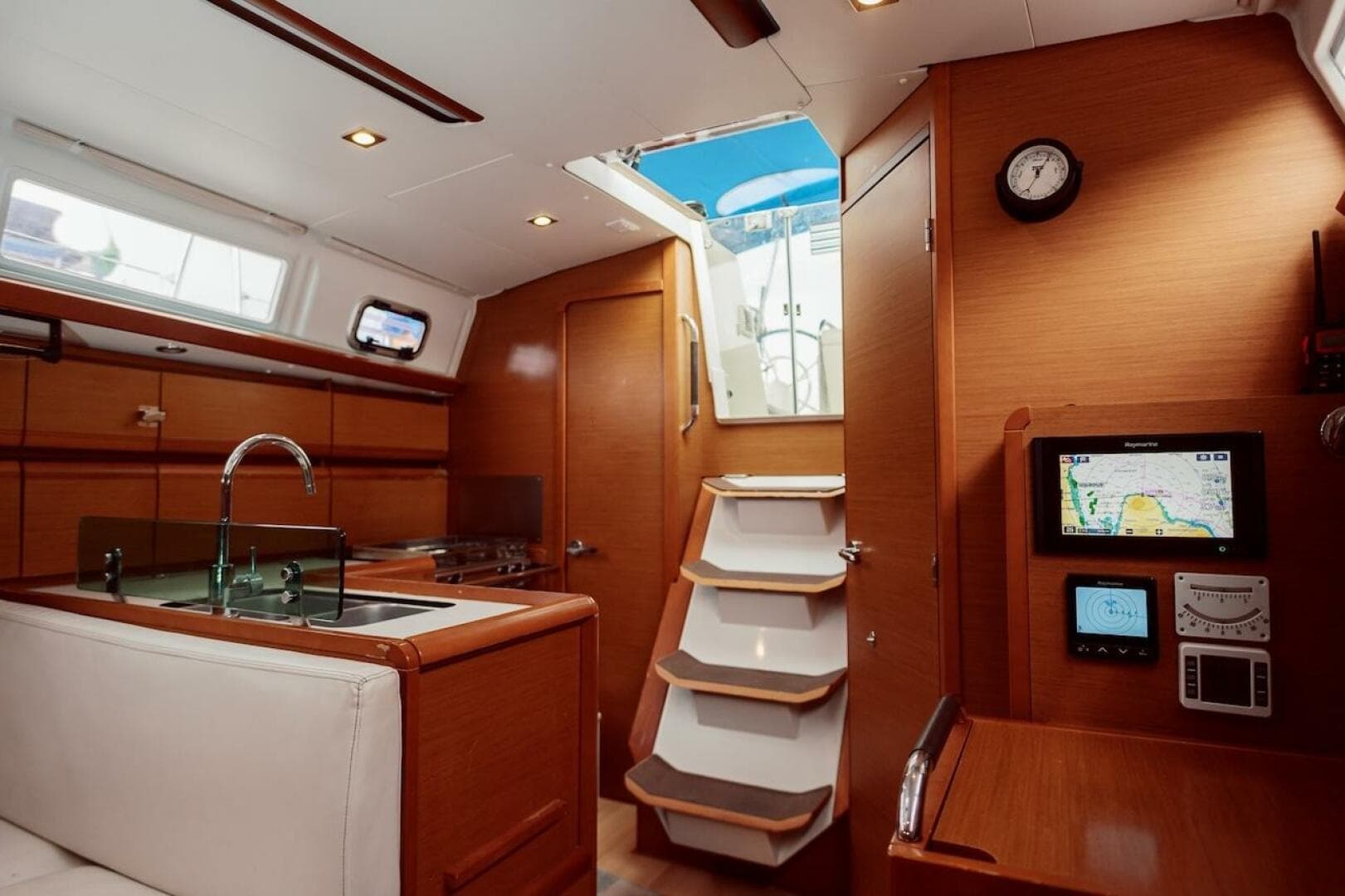 2019 Jeanneau 389 Sun Odyssey