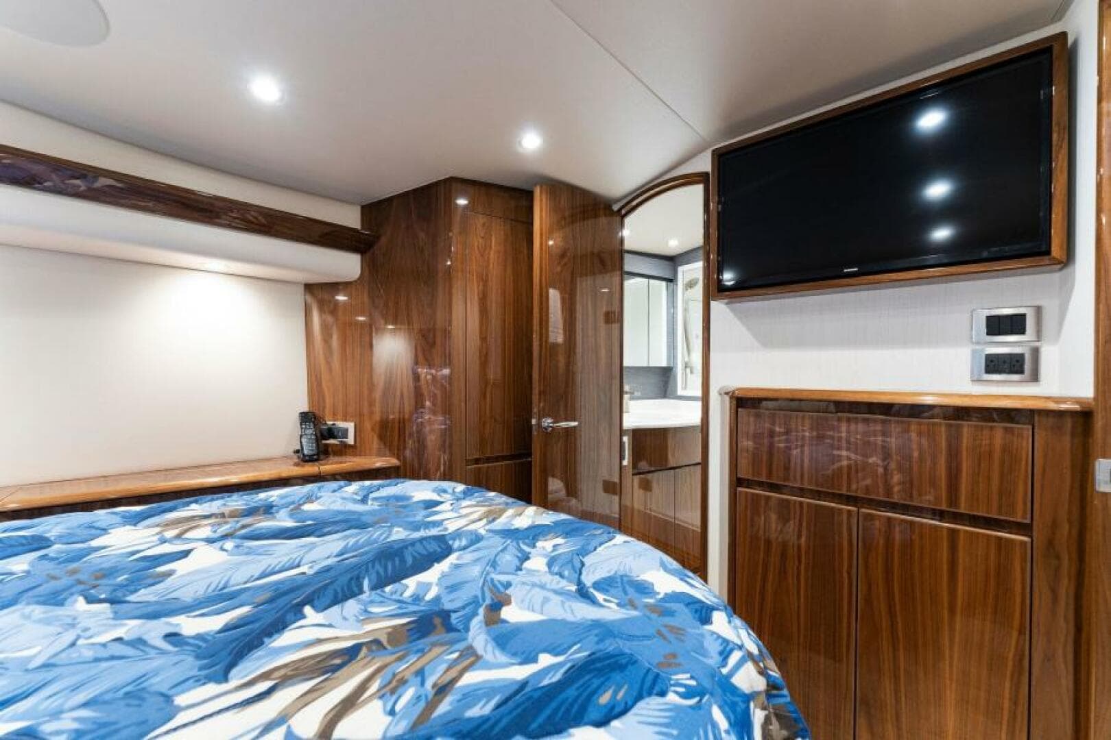2021 Viking 54 Convertible HAMMERHEADS Stateroom