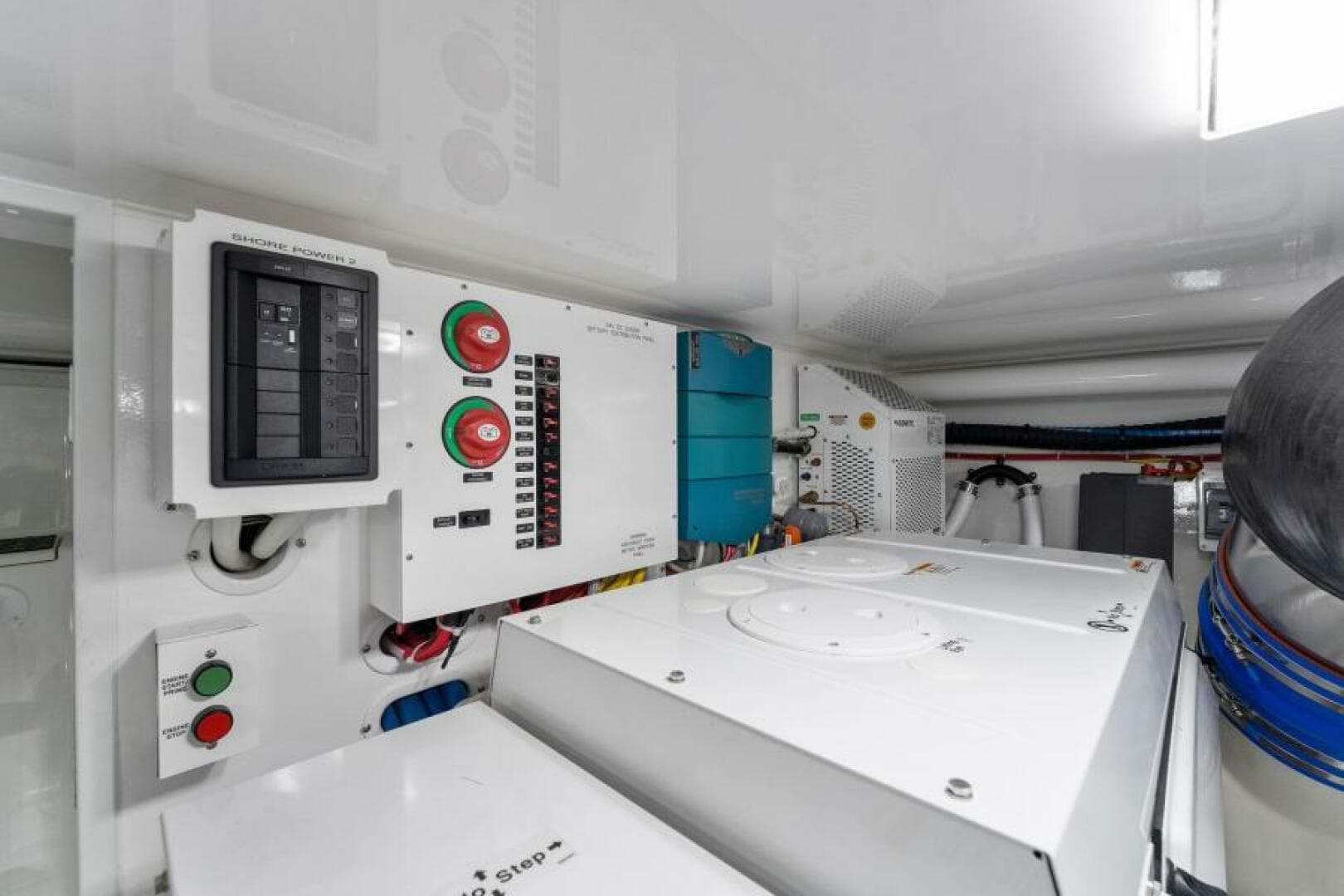 2021 Viking 54 Convertible HAMMERHEADS Engine Room