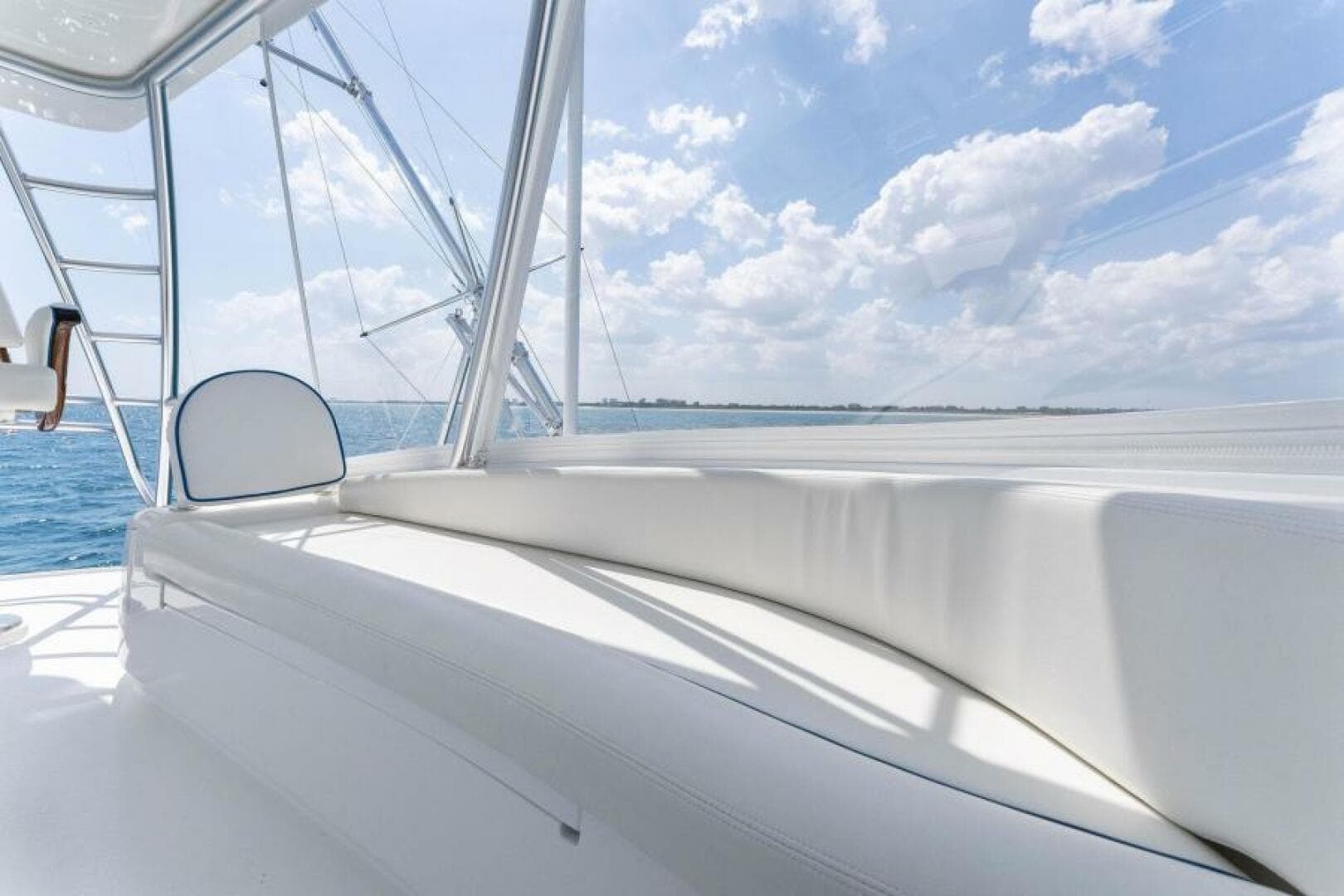 2021 Viking 54 Convertible HAMMERHEADS Flybridge