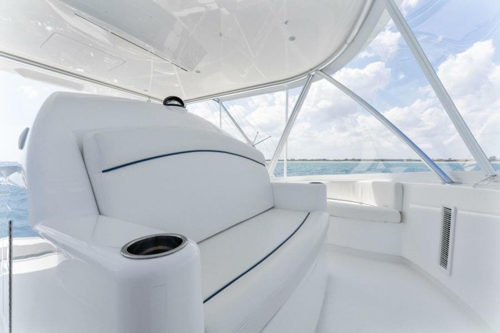2021 Viking 54 Convertible HAMMERHEADS Flybridge