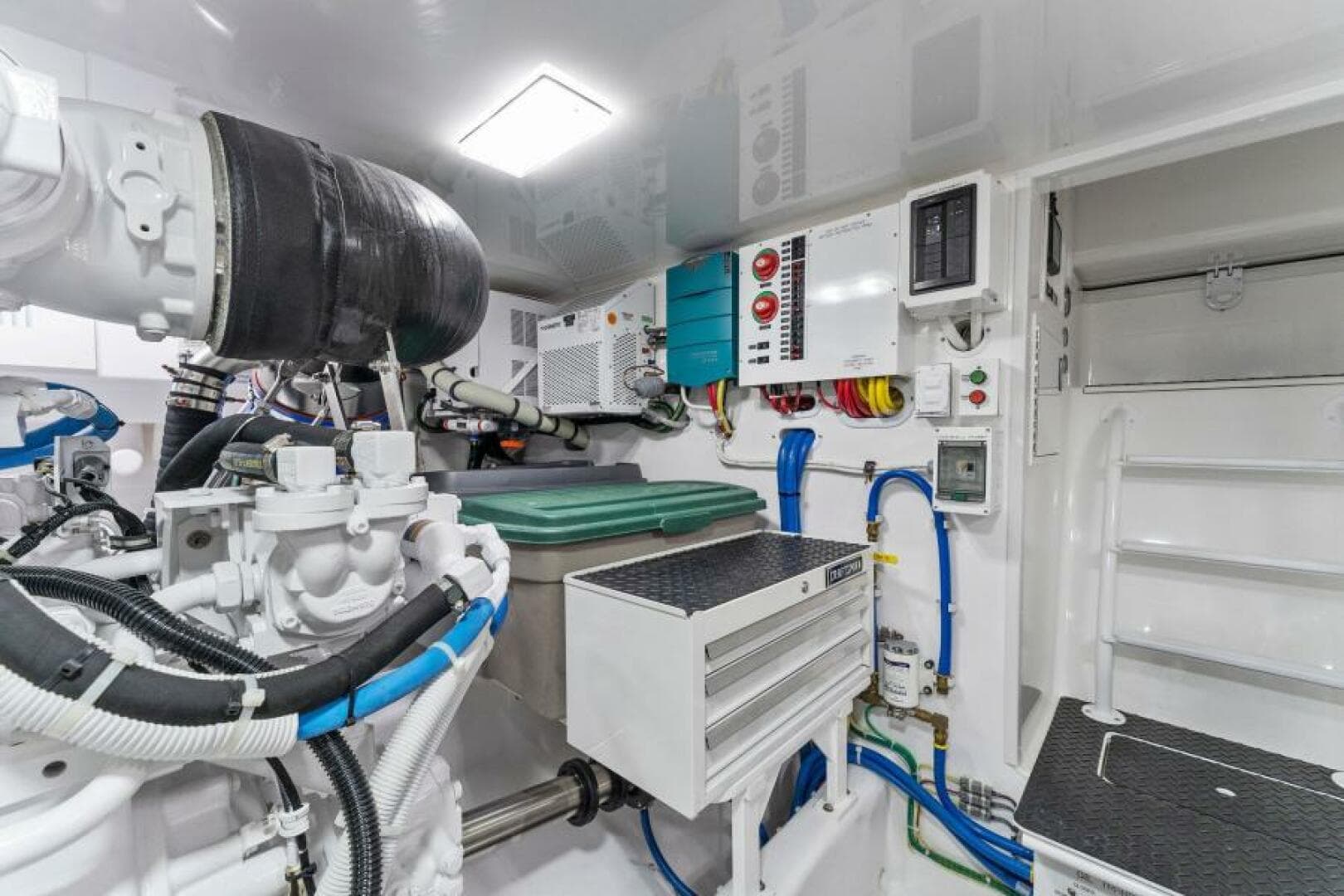 2021 Viking 54 Convertible HAMMERHEADS Engine Room