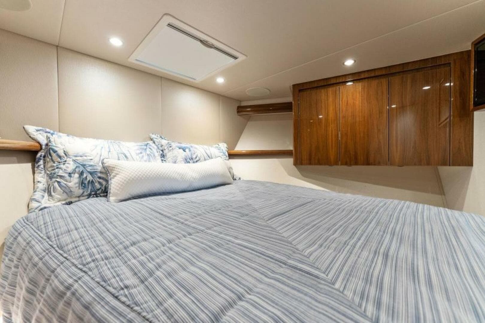 2021 Viking 54 Convertible HAMMERHEADS Stateroom