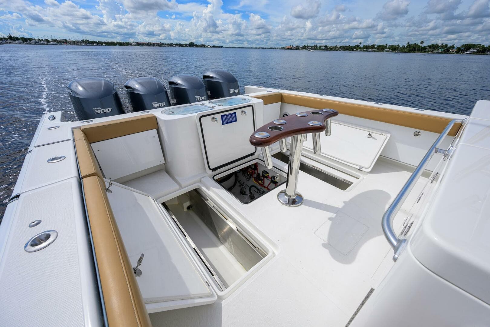 2018 Buddy Davis 42 Center Console - Cockpit