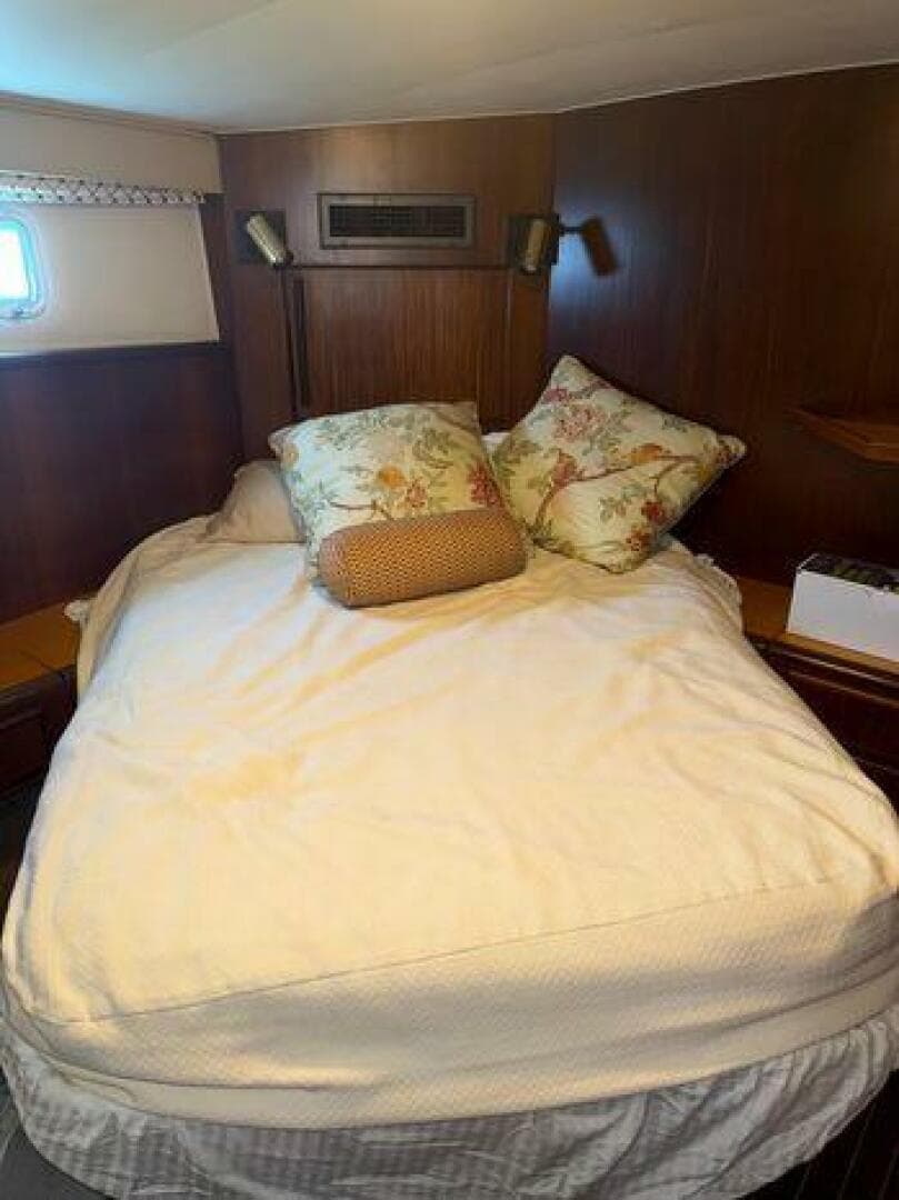 1990 Hatteras 45 Convertible