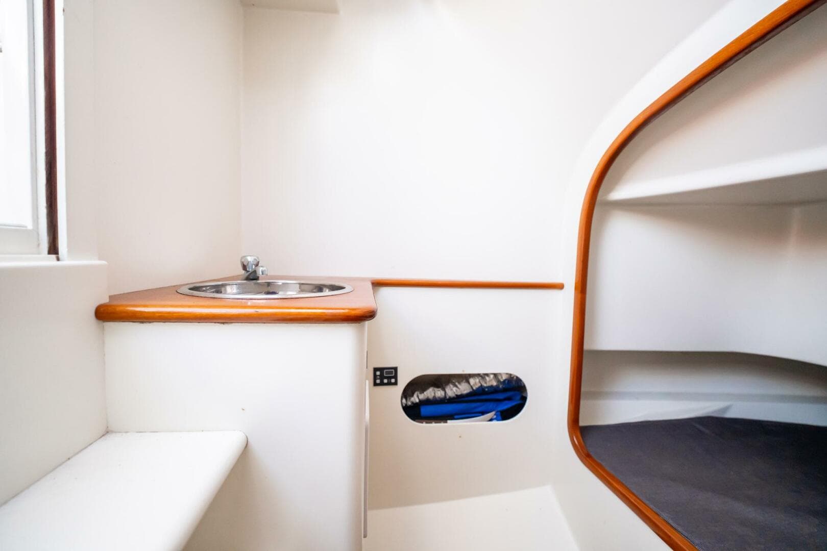 2003 Gamefisherman 34 Express