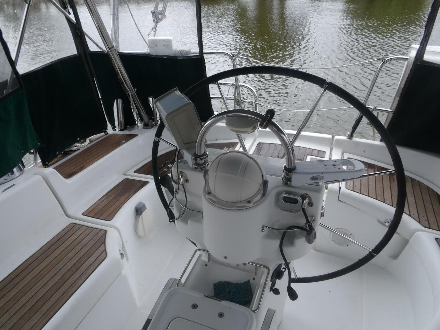 2004 Beneteau 423