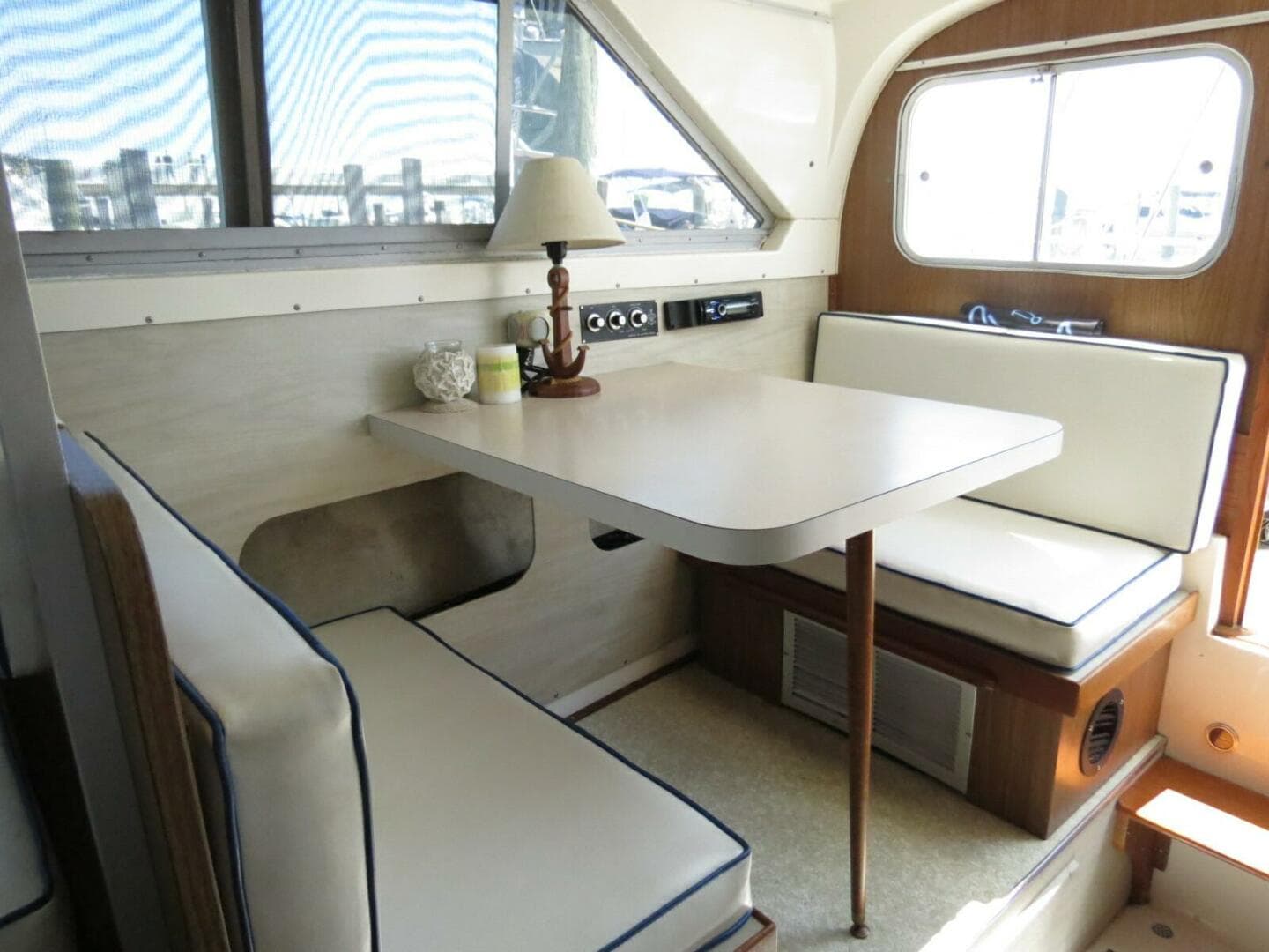 1978 Bertram 28 Flybridge Cruiser