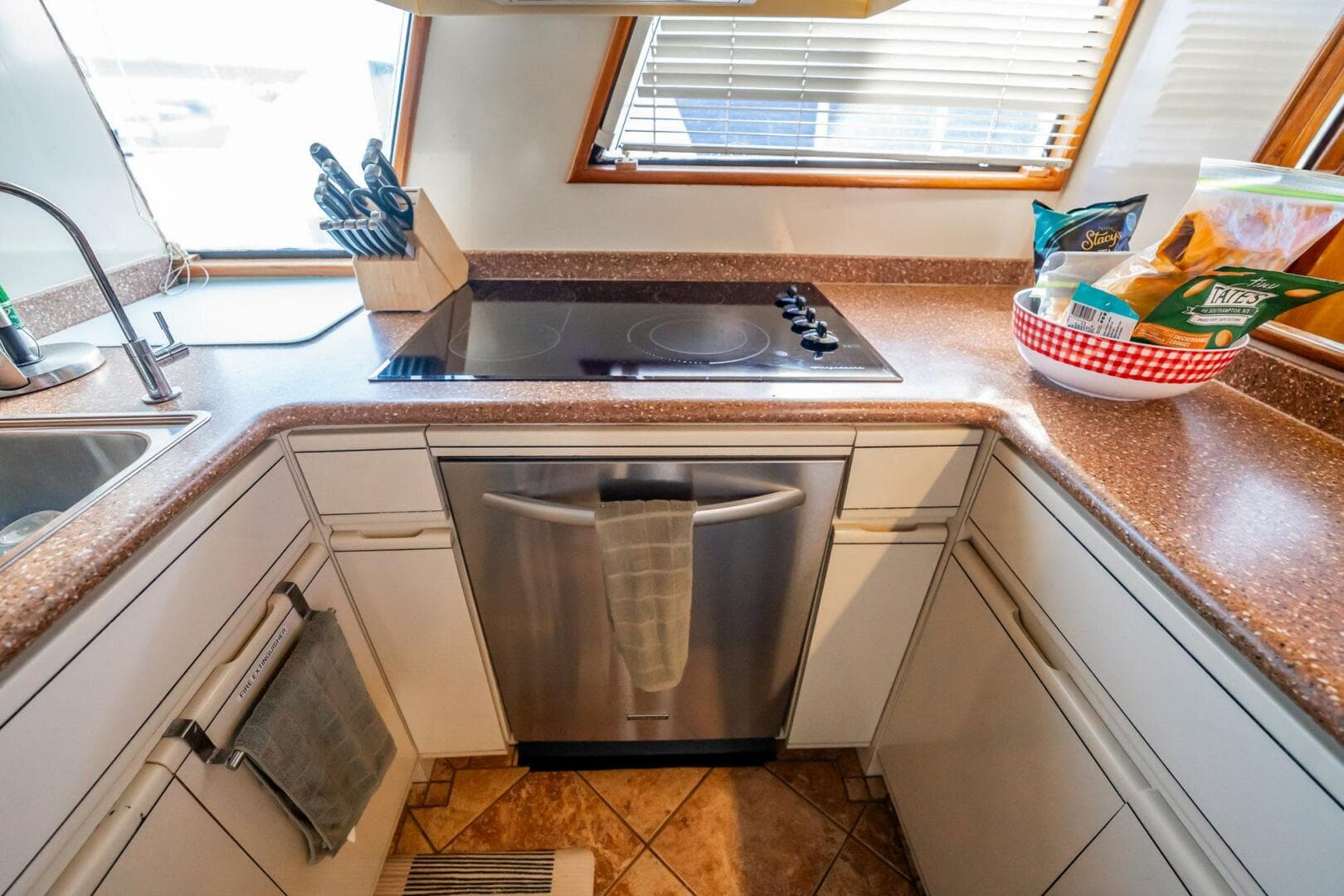 1989 Viking 63 Motor Yacht