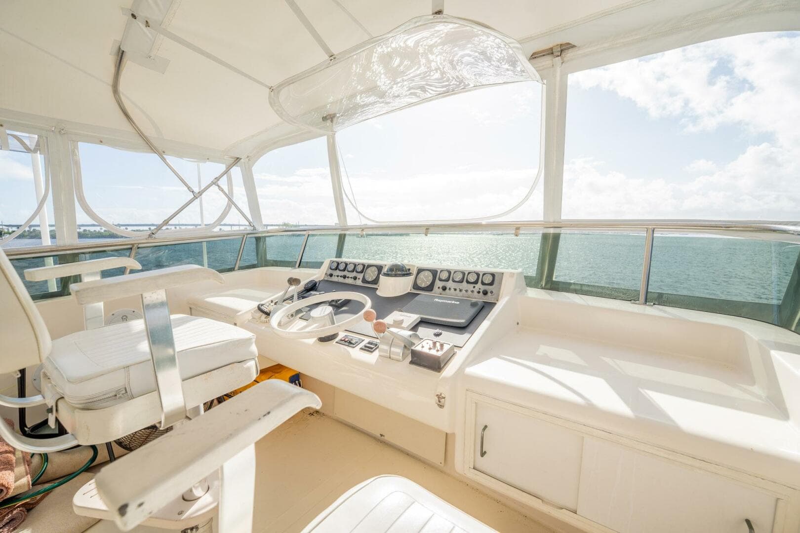 1989 Viking 63 Motor Yacht