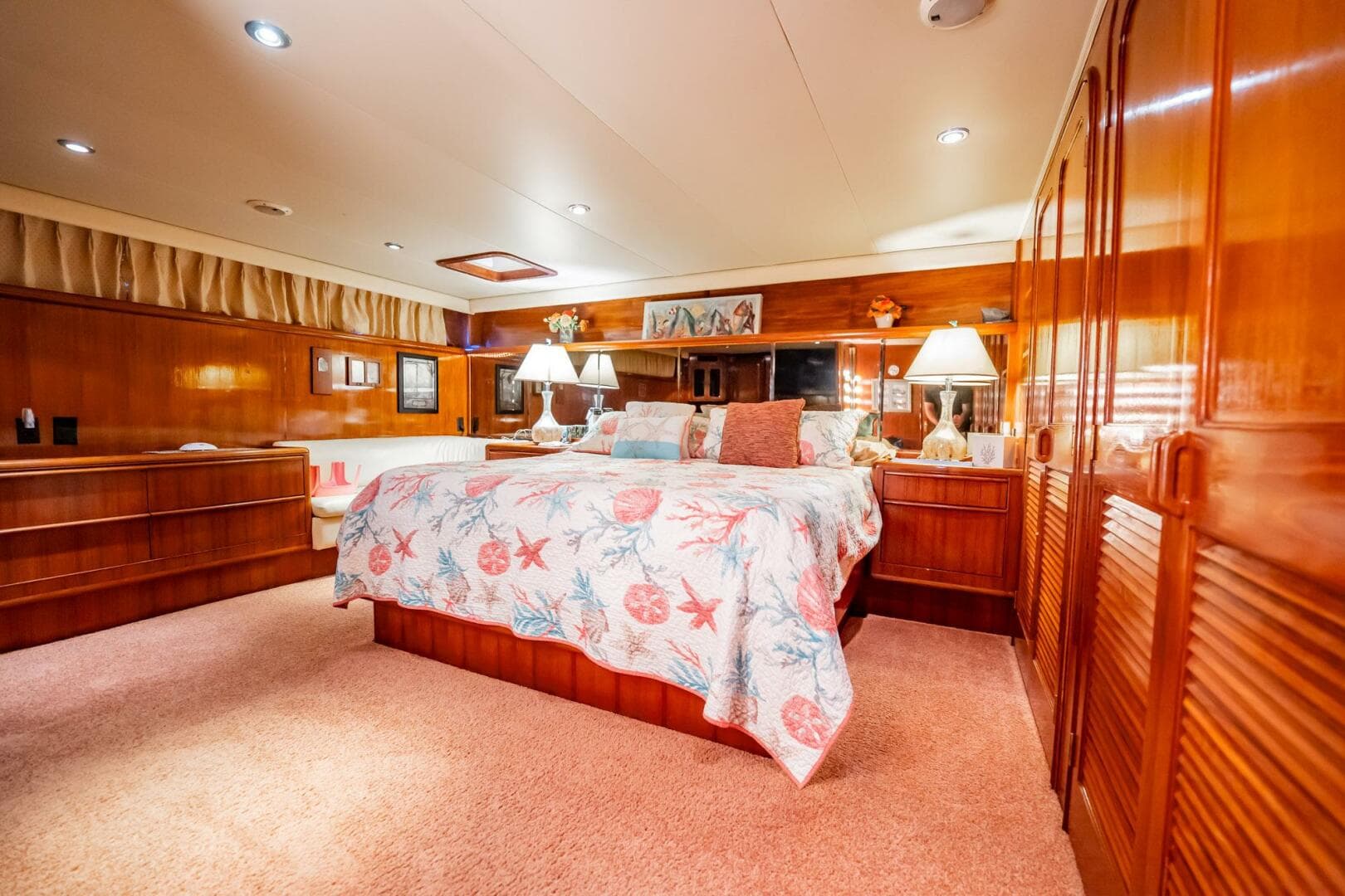 1989 Viking 63 Motor Yacht
