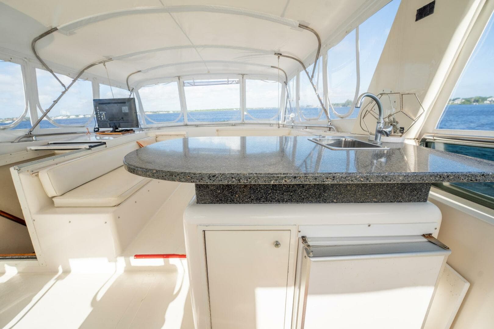 1989 Viking 63 Motor Yacht