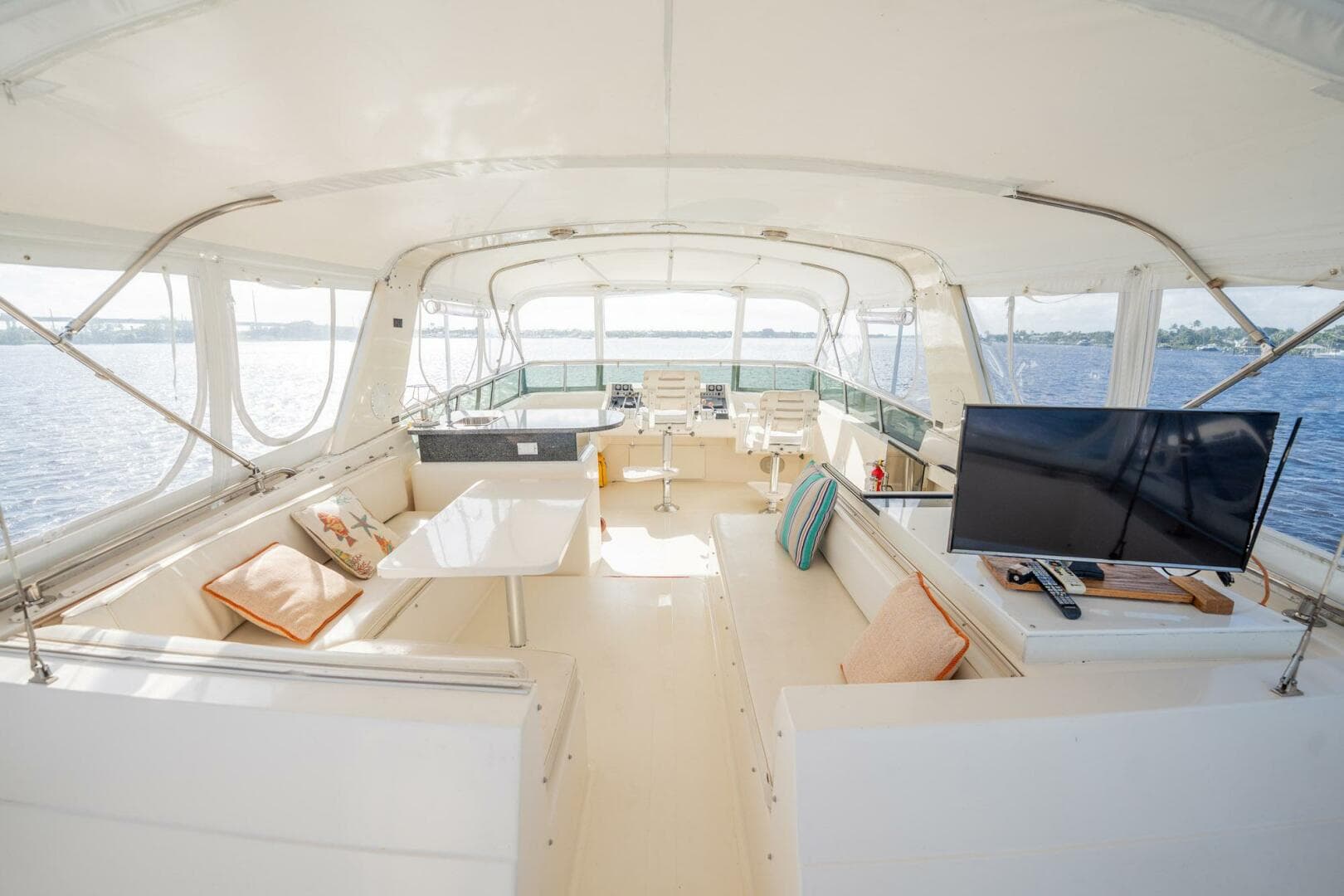 1989 Viking 63 Motor Yacht